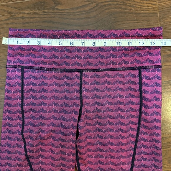 NWOT Vineyard Vines Etched Whale Tail Performance Crop Legging Pink Purple Blue - Picture 8 of 12